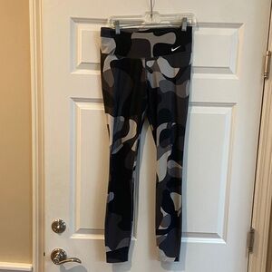 🧡 Women’s Nike Dri-Fit leggings